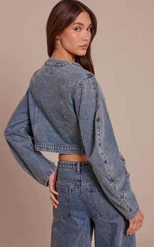 Veste En Jean Courte À Col En V Et Ourlet Arrondi | Taille 42 - PrettyLittleThing - Modalova