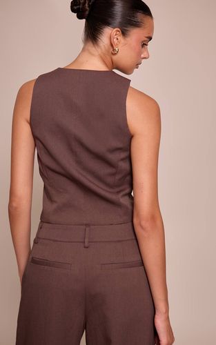 Dark Brown Gilet Ajusté Tissé Avec Détail De Boutons | Taille 32 - PrettyLittleThing - Modalova