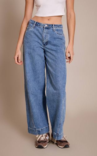 Mid Blue Wash Jean Large Bleu Moyen Décontracté Taille Mi-haute Avec Détails De Coutures | Taille 42 - PrettyLittleThing - Modalova