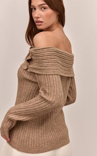Oatmeal Synthétiquell Bardot En Maille Côtelée Avec Détail De Boutons | Taille XS - PrettyLittleThing - Modalova