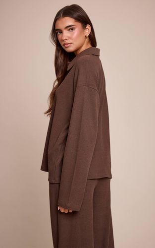 Dark Brown Chemise Côtelée Épaisse À Manches Longues Et Col | Taille 32 - PrettyLittleThing - Modalova