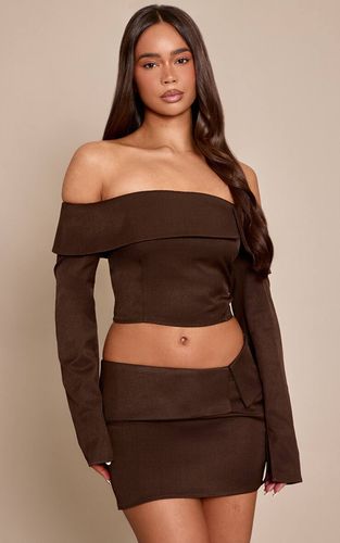 Dark Brown Mini-jupe Coordonnée Ajustée En Sergé À Rabat | Taille 42 - PrettyLittleThing - Modalova