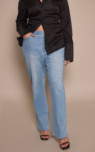 Mid Blue Wash Jean Droit Raccourci Grande Taille | Taille 46 - PrettyLittleThing - Modalova