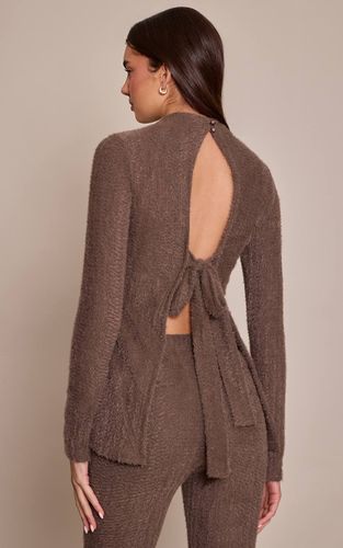 Deep Taupe Haut Long Texturé Brossé Avec Liens Dans Le Dos | Taille 42 - PrettyLittleThing - Modalova