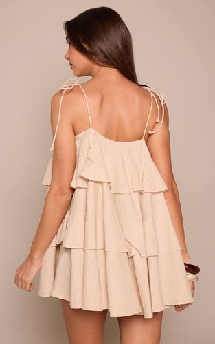 Natural Robe Droite À Bretelles Et Volants Étagés | Taille 32 - PrettyLittleThing - Modalova