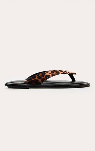Leopard Sandales Tongs En Synthétique Avec Détail Doré | Taille 38 - PrettyLittleThing - Modalova
