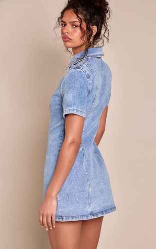 Light Blue Robe Mini En Denim À Manches Courtes Avec Détails De Coutures Et Boutonnage | Taille 32 - PrettyLittleThing - Modalova
