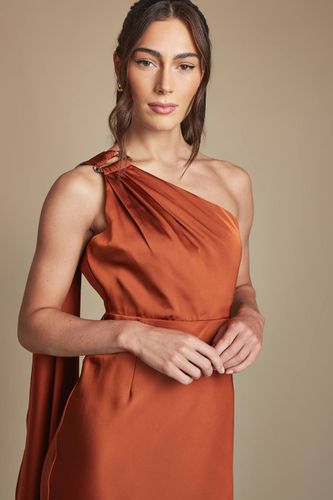 Robe Longue Satinée Asymétrique Petite Taille Pour Demoiselle D'honneur Avec Finition Dorée | Taille 46 - Coast - Modalova