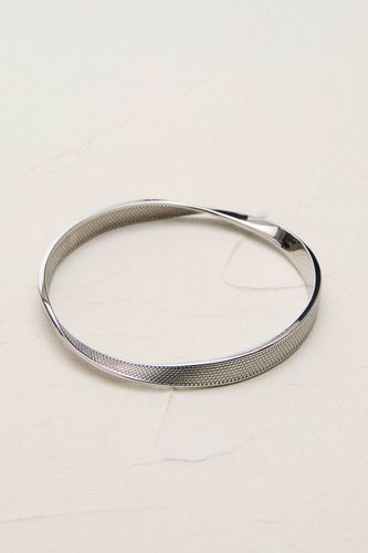 Bracelet manchette texturé torsadé étroit en ton argenté - KarenMillen - Modalova