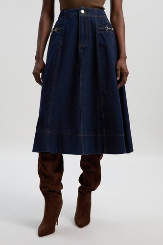 Jupe Midi Évasée en Denim à Détail Mors | Taille 16 - KarenMillen - Modalova