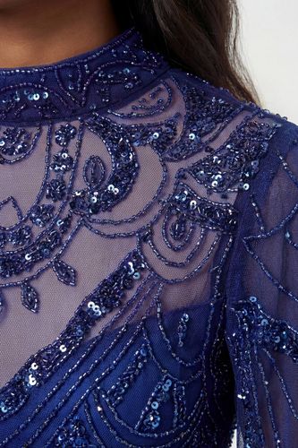 Robe Mi-longue Tissée À Cape Ornée De Perles Petite Premium | Taille 14 - KarenMillen - Modalova
