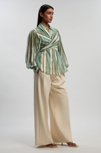 Blouse À Manches Spectaculaires En Organdi Slub Rayé Avec Détail Portefeuille Tissé | Taille 12 - KarenMillen - Modalova