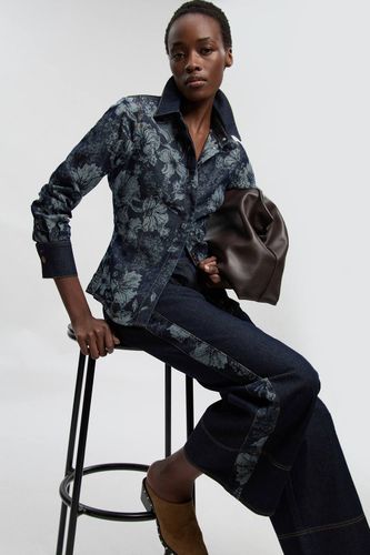 Chemise En Denim Jacquard Avec Col Et Poignets Contrastés | Taille 16 - KarenMillen - Modalova