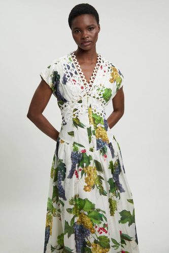 Robe Longue Évasée Tissée À Manches Courtes Avec Détail De Galon Et Imprimé De Fruits | Taille 14 - KarenMillen - Modalova