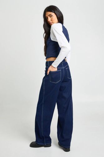 Le Jean Barrel Taille Moyenne Pour Grandes Tailles | Taille 44 - boohoo - Modalova