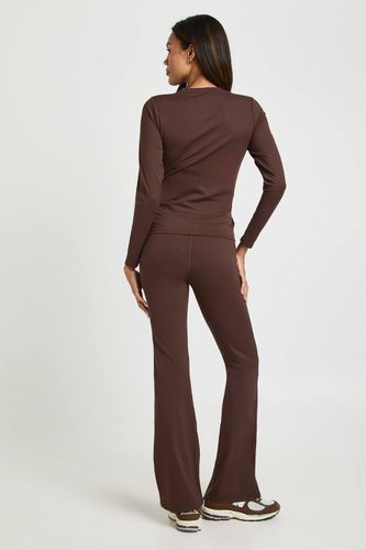 Maternité Ultra-doux Modelant Soutien pour le Ventre de Grossesse Yoga Flares | Taille 44 - boohoo - Modalova
