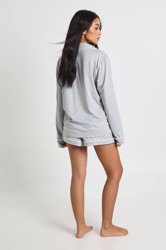 Ensemble Pyjama Chemise À Manches Longues Et Short En Jersey Avec Détails Passepoilés | Taille 44 - boohoo - Modalova