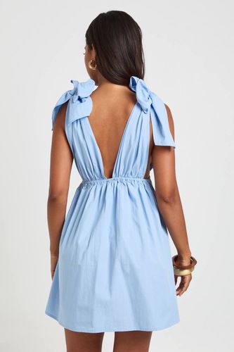 Robe Patineuse Mini En Popeline De Coton Avec Nœuds Aux Épaules | Taille 44 - boohoo - Modalova