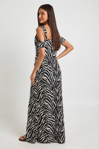 Robe Maxi en Mousseline Imprimé Zèbre à Épaules Dénudées et Côtés Froncés | Taille 44 - boohoo - Modalova