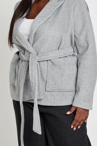 Manteau Grande Taille Aspect Laine Avec Ceinture À Nouer | Taille 48 - boohoo - Modalova