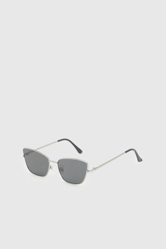 Lunettes De Soleil Œil-de-chat À Monture Métallique - boohoo - Modalova