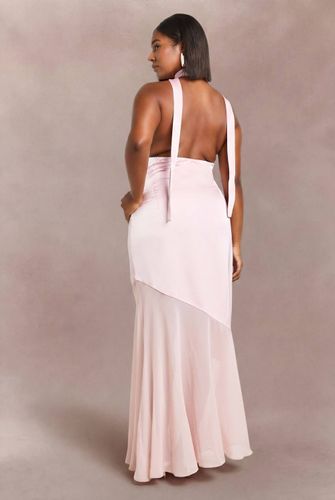 Robe Maxi Grande Taille En Mousseline Avec Détail Foulard En Satin | Taille 48 - boohoo - Modalova