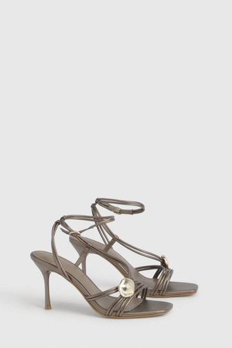 Escarpins À Talons Aiguilles Hauts Avec Brides Et Détails Métalliques | Taille 41 - boohoo - Modalova