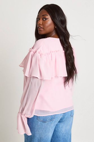 Blouse En Mousseline À Volants Devant Grande Taille | Taille 48 - boohoo - Modalova