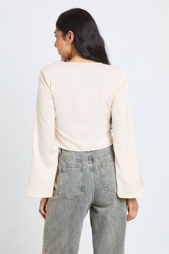 Haut À Manches Longues En Satin Avec Col Bénitier Pour Grandes Tailles | Taille 44 - boohoo - Modalova