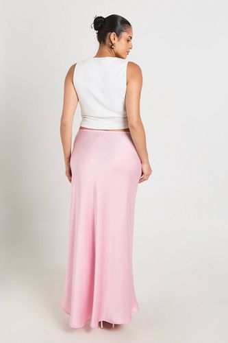 Jupe Longue Satinée Grande Taille Avec Cordon De Serrage | Taille 48 - boohoo - Modalova