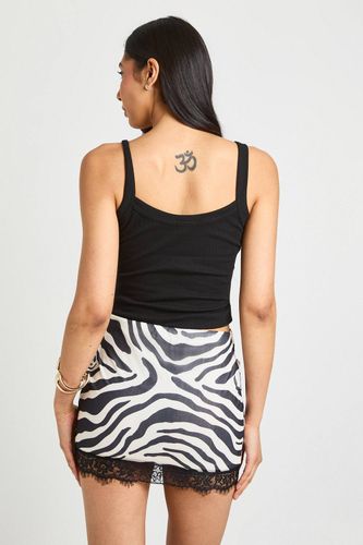Mini-jupe Taille Basse En Mesh Imprimé Zèbre Avec Bordure En Dentelle Pour Grande Taille | Taille 46 - boohoo - Modalova