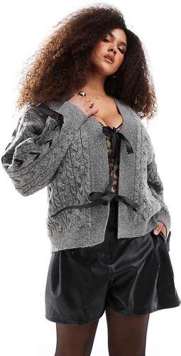 ExclusivitÃ© - RenÃ©e Studio Plus x Michelle Nayla - Gilet en maille torsadÃ©e avec rubans - Gris Gris 44 female - Renee Studio - Modalova