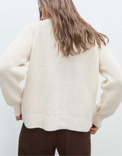 Gilet boutonnÃ© en maille Ã  broderie - Vanille-Blanc Blanc L female - Stradivarius - Modalova