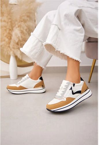 Baskets Basket s à lacet avec motif V côté extérieur, Camel Marron - Vera Collection - Modalova