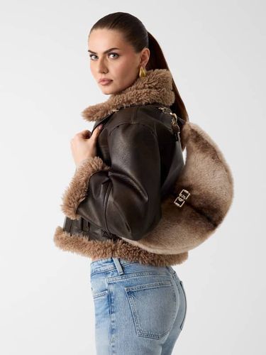 Sac Hobo En Fausse Fourrure Mavis - Guess - Modalova