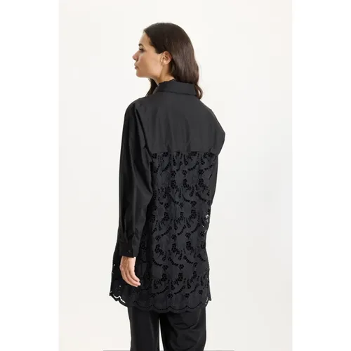 Blouses & Shirts > Shirts - - IN Front - Modalova