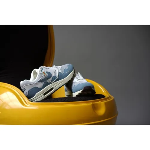 Nike - Shoes > Sneakers - Gray - Nike - Modalova