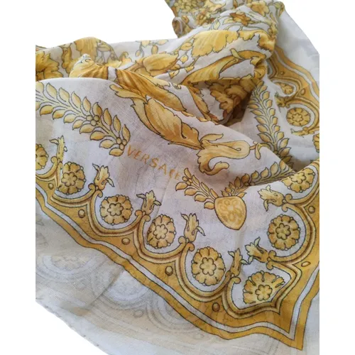 Accessories > Scarves - - Versace - Modalova