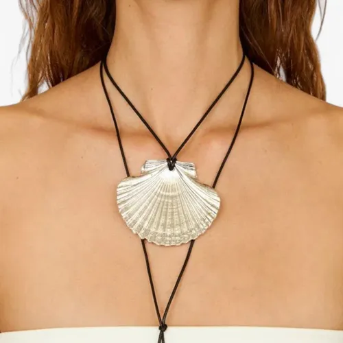 Accessories > Jewellery > Necklaces - - éliou - Modalova
