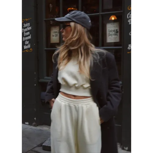 Sweatshirts & Hoodies > Sweatshirts - - Guaja. - Modalova