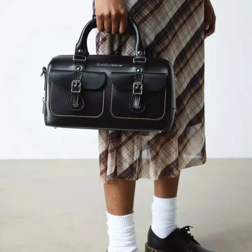 Bags > Handbags - - Dr. Martens - Modalova