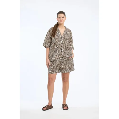 Blouses & Shirts > Shirts - - Munthe - Modalova