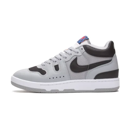 Nike - Shoes > Sneakers - Gray - Nike - Modalova