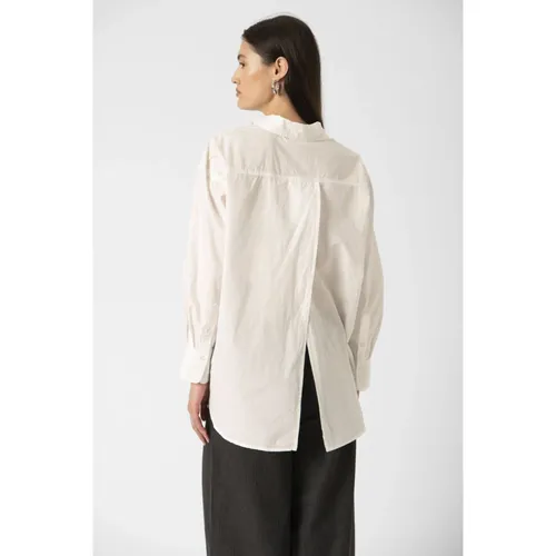 Blouses & Shirts > Shirts - - Soaked in Luxury - Modalova