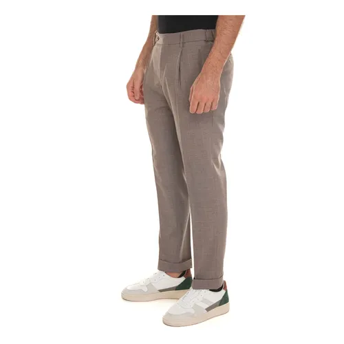 Trousers > Chinos - - Berwick - Modalova