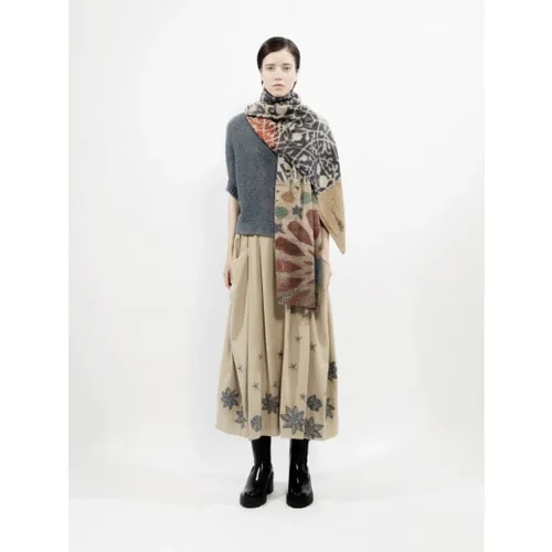 Accessories > Scarves > Winter Scarves - - Talking Walls - Modalova