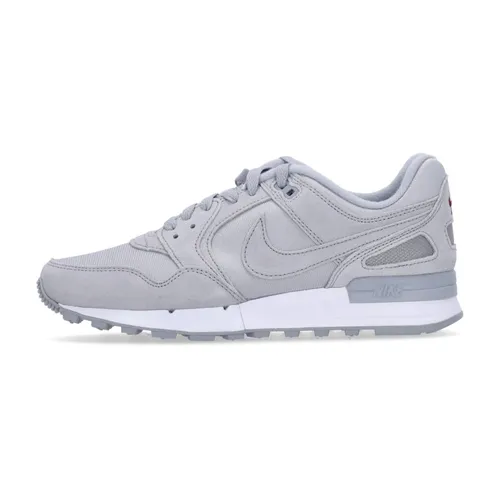Nike - Shoes > Sneakers - Gray - Nike - Modalova
