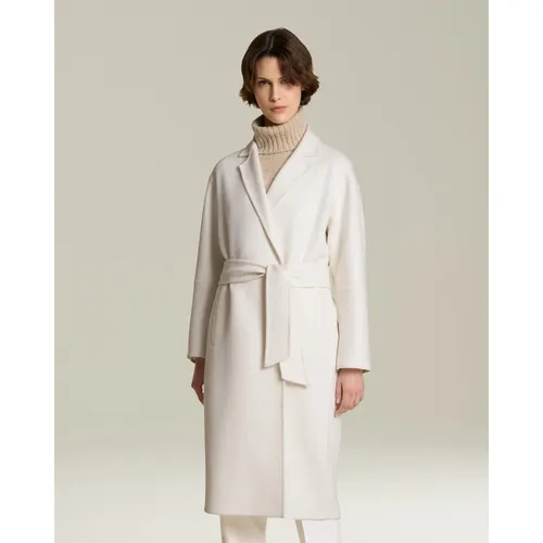 Coats > Belted Coats - - Kiton - Modalova