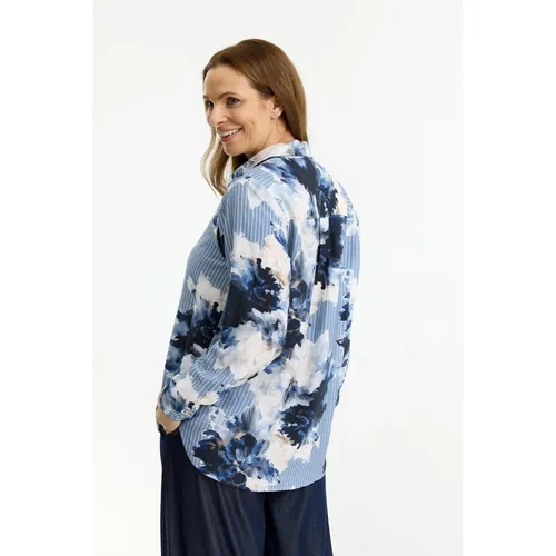 Blouses & Shirts > Shirts - - IN Front - Modalova