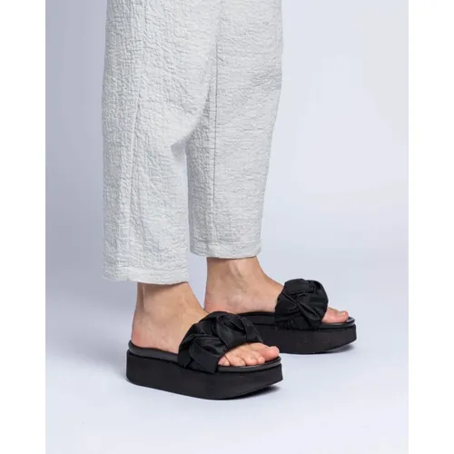Shoes > Flip Flops & Sliders > Sliders - - Inuikii - Modalova